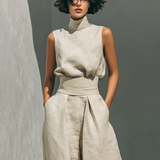 Set consisting of a sleeveless blouse and wide-leg trousers made from a cotton-linen blend.