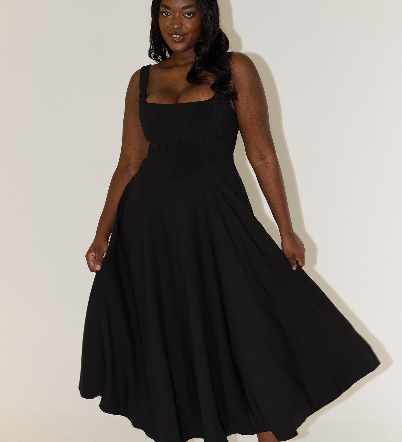 Kiara - Elegant Midi Dress