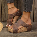 Eva-Mathilde | Lumi-Keilschuhe mit Nieten