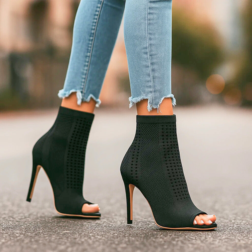 Lucy - Knit Heels